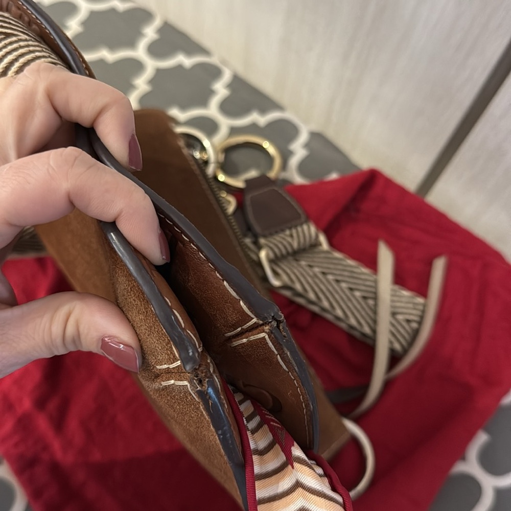 Carolina Herrera Castañuela Brown Logo Crossbody Reversible Bag - Picture 12 of 16